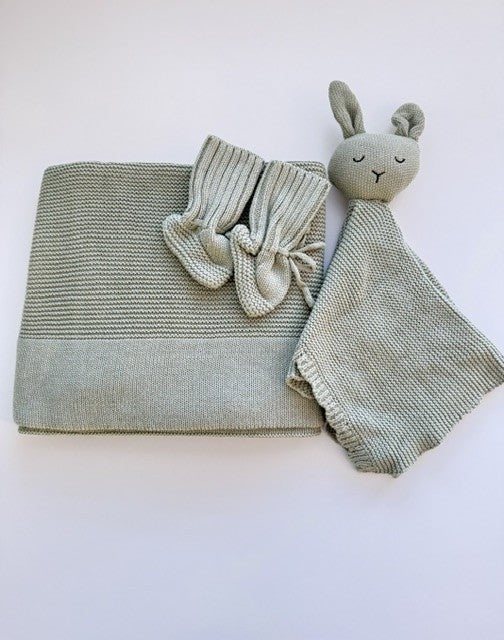 Ultimate Baby Blanket Gift Bundle Set